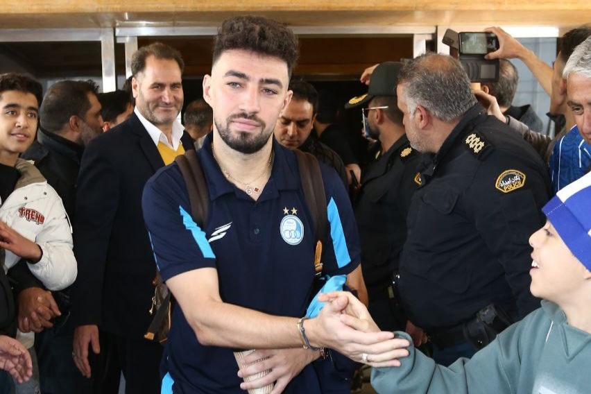 مونیر الحدادی به‌دنبال اینترنت در رفسنجان!