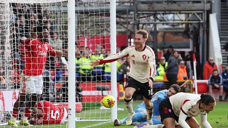 گل اول لیورپول به ناتینگهام فارست (مک آلیستر دقیقه 97)