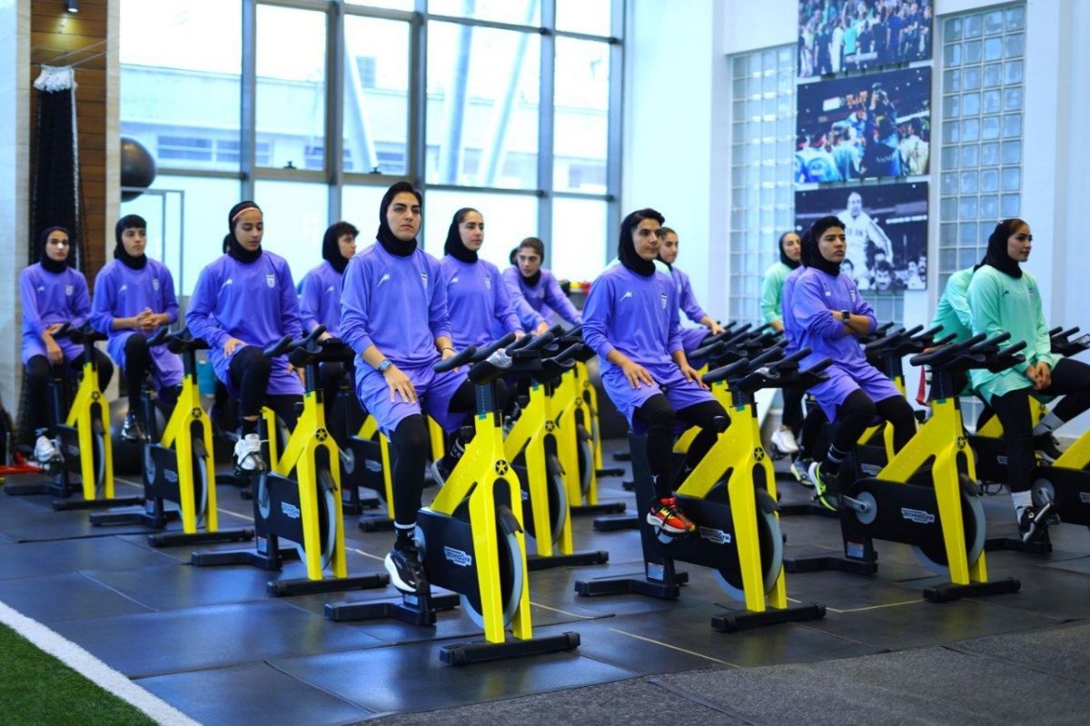تمرین بدنسازی ملیپوشان فوتبال بانوان در سالن پک برگزار شد