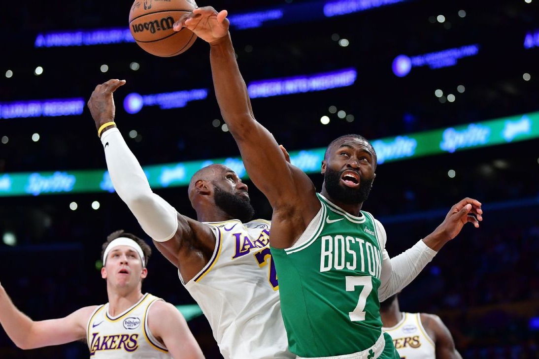 تحقیر لبران جیمز و رفقا؛ خستهنباشی پادشاه!