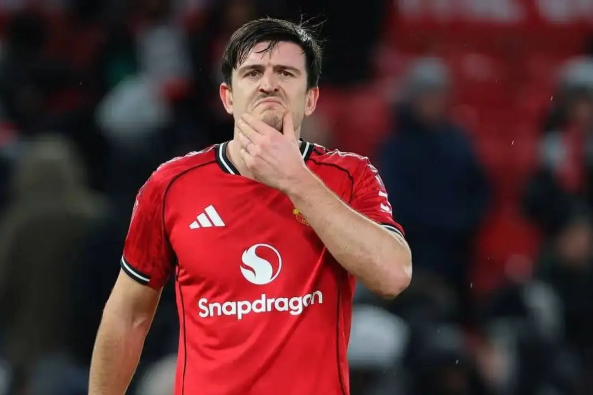 مدافع انگلیسی در الدترافورد ماندگار شد؟