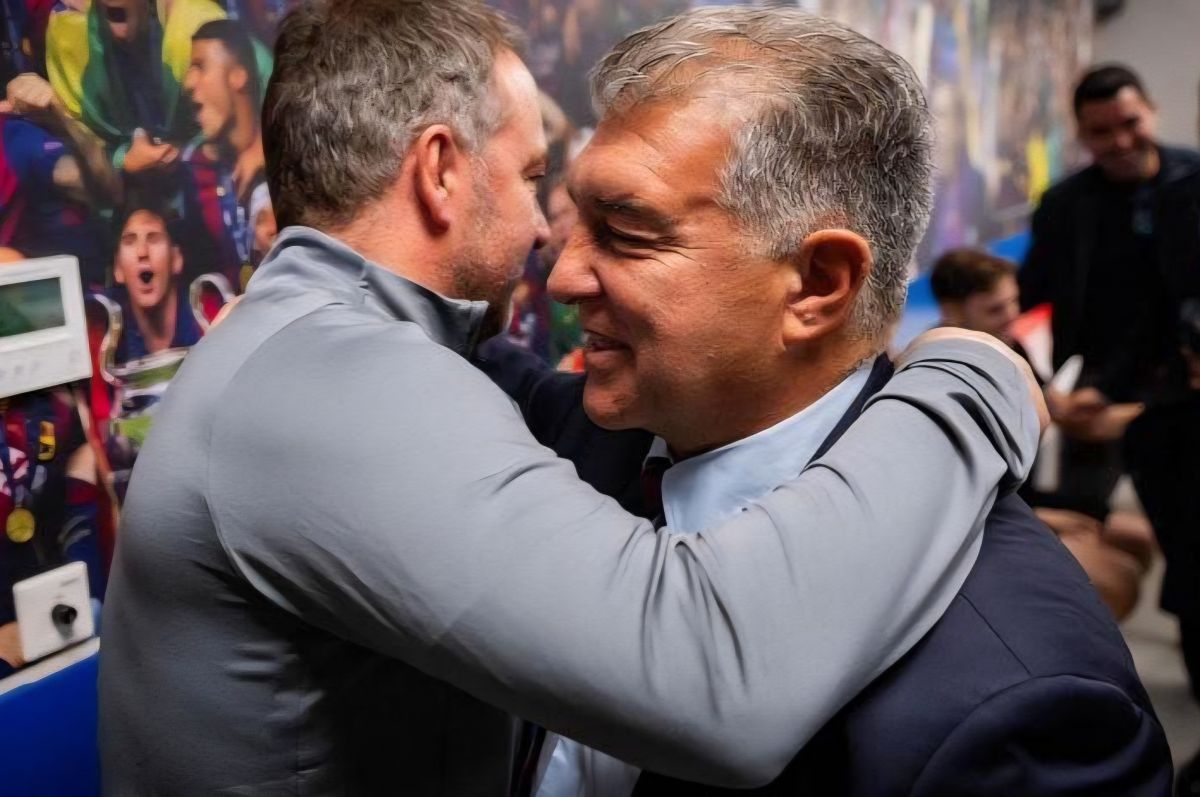 حمایت چهره‌های کلیدی بارسلونا از خوان لاپورتا در مراسم رونمایی کتاب