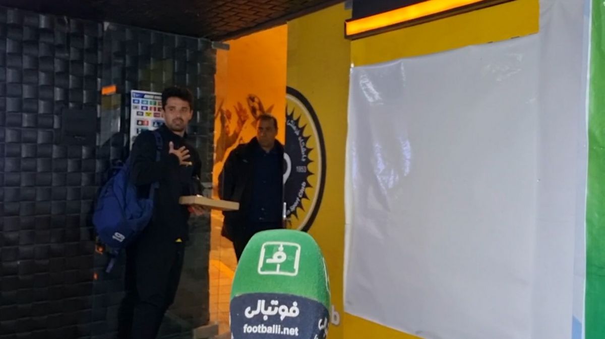 بازیکنان سپاهان بعد از بازی با استقلال خوزستان بدون گفت و گو ورزشگاه را ترک کردند