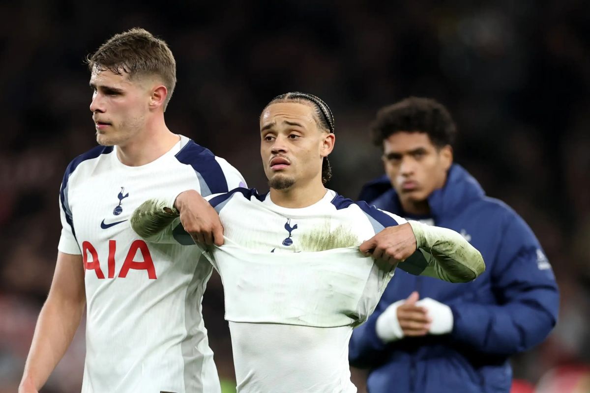 ادعای اسطوره تاتنهام: این بدترین تیم تاریخ باشگاه است