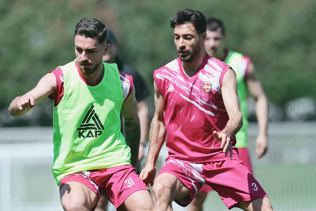 پاسخ طعنهآمیز تراکتور به بیانیه عجیب پرسپولیس