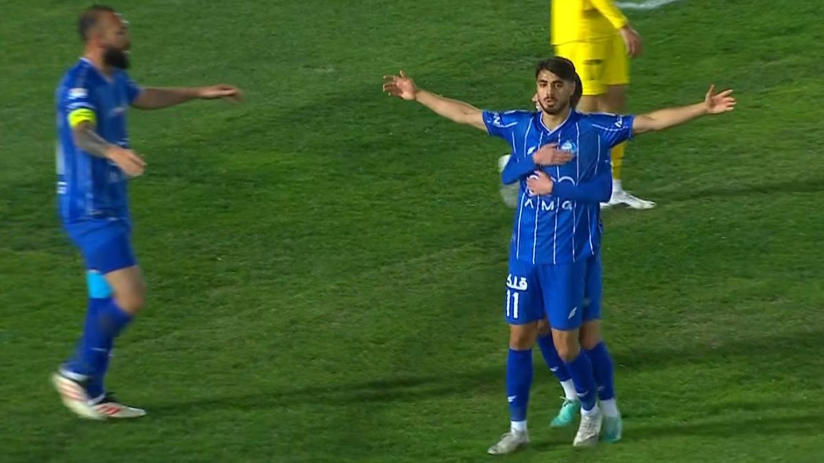 گل اول استقلال به فجر سپاسی (سعید سحرخیزان)