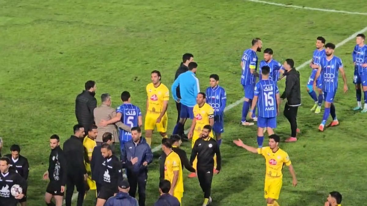 حواشی بازی استقلال - فجر سپاسی از قاب دوربین فوتبالی