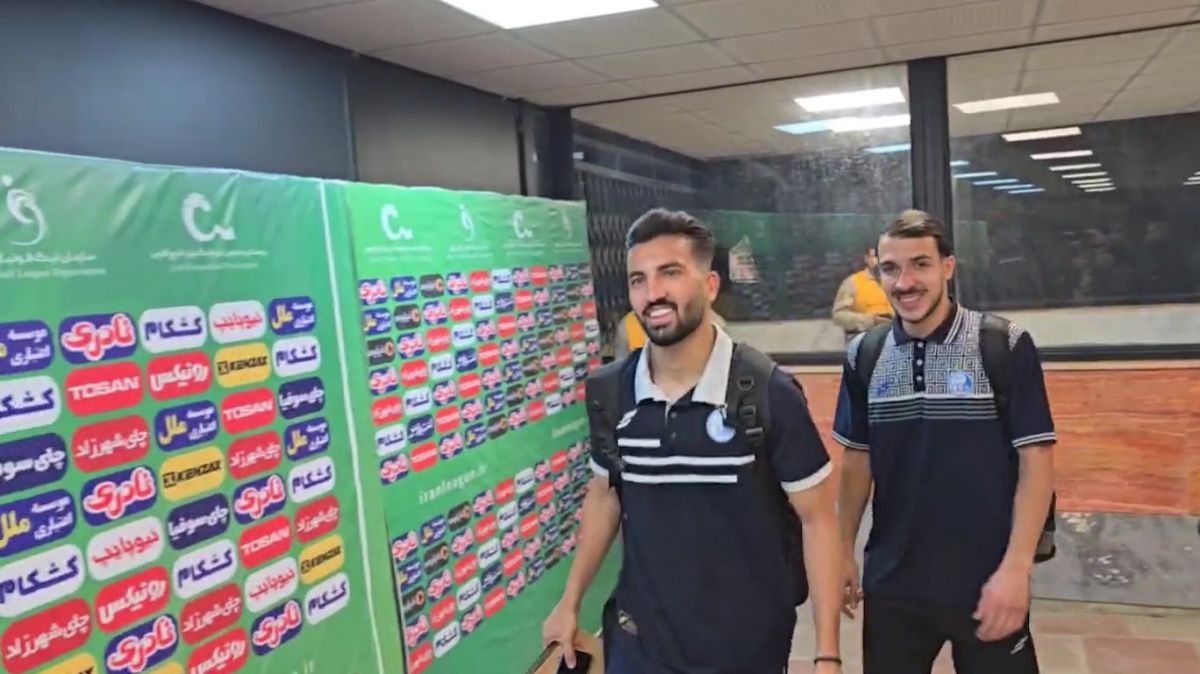 بازیکنان استقلال بعد از بازی با فجر سپاسی حاضر به گفت و گو با خبرنگاران نشدند