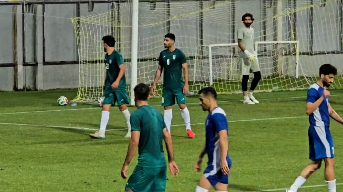 جدیت طارمی در بازی درون تیمی و اعتراض به دفاع نکردن هم تیمی ها