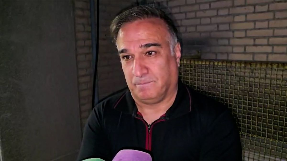 سیروس دین محمدی: به سهراب می رسد که سرمربی استقلال باشد