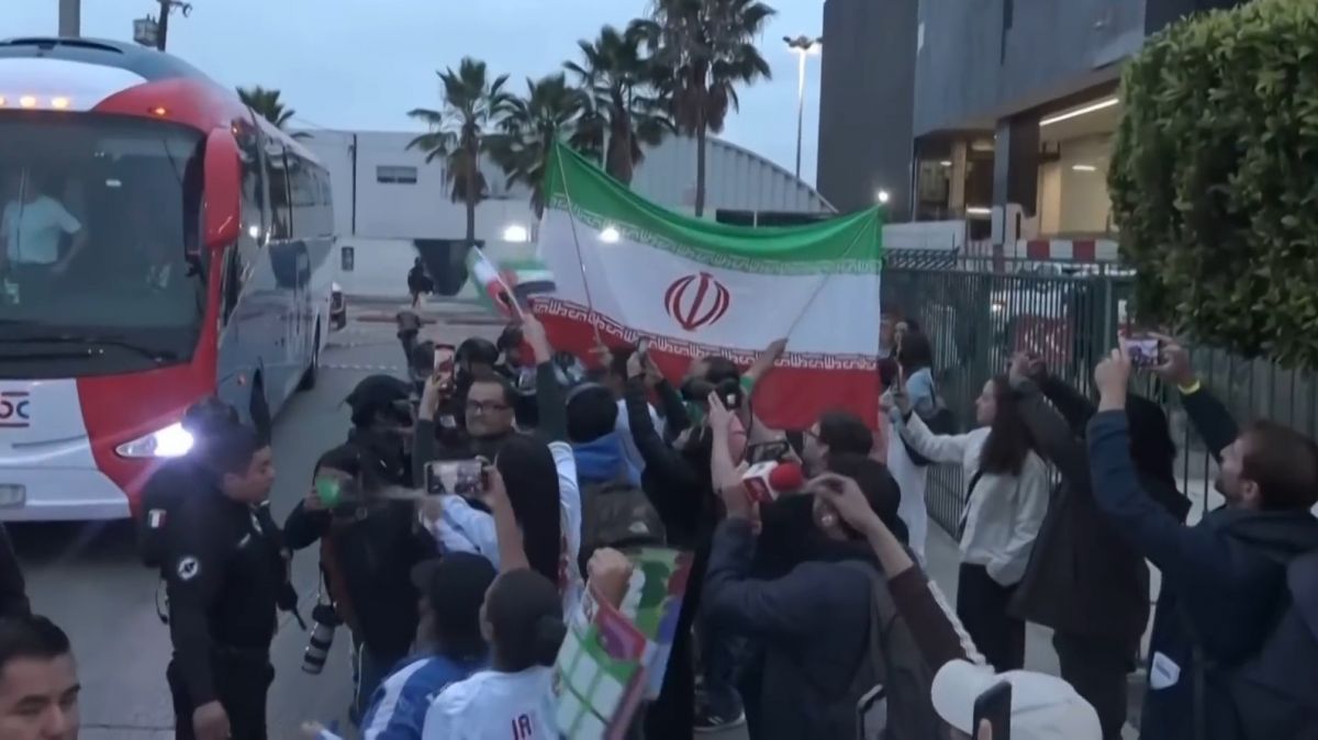 استقبال هواداران از تیم ملی ایران پس از ورود به مکزیک