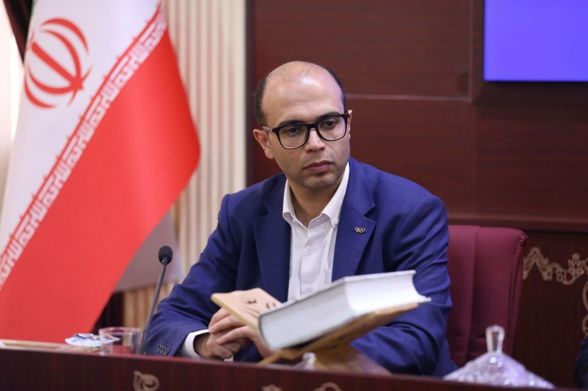 رییس فدراسیون ووشو: منصوریان میخواست با چاقو من را بزند اما خودزنی کرد!