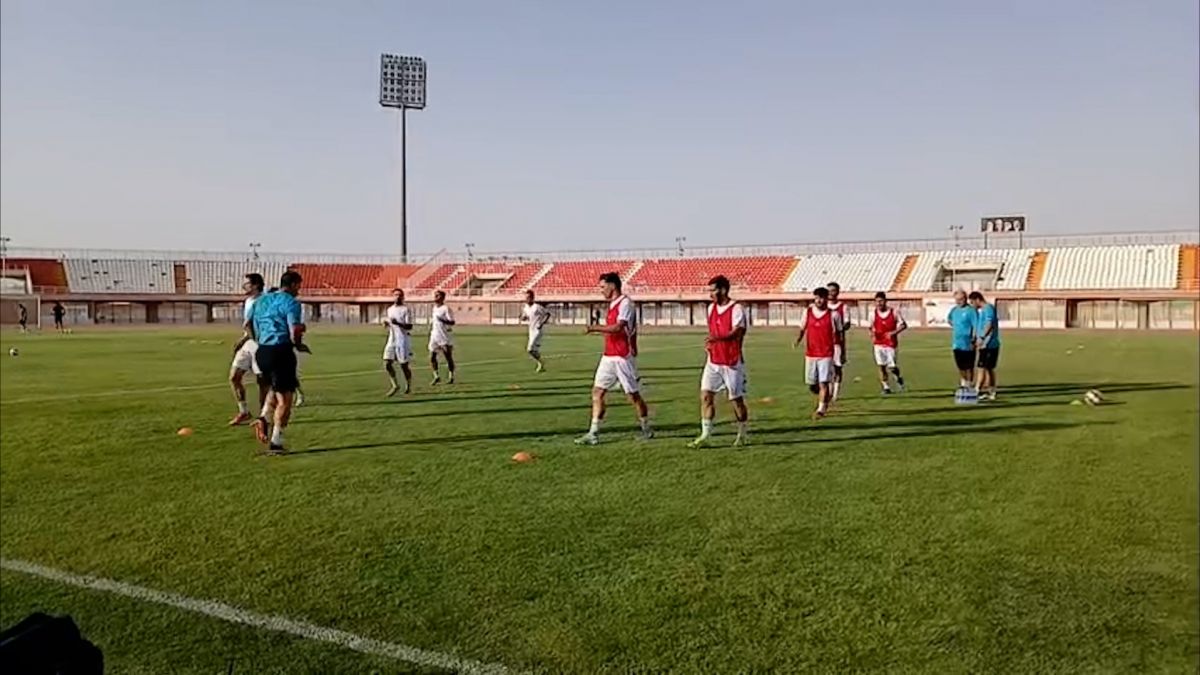 گرم کردن تیم نفت و گاز گچساران پیش از تقابل با مس کرمان فوتبالی | 