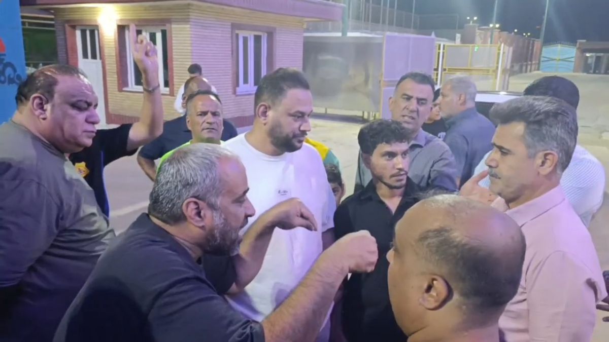 درخواست هواداران نفت آبادان از پورموسوی: استعفا ندهید، بازیکنان باید بروند