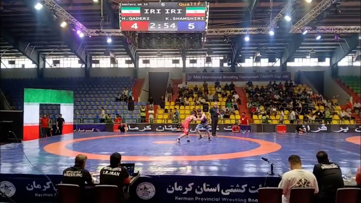 نمایی دیگر از سالن فجر کرمان در حین برگزاری مسابقات