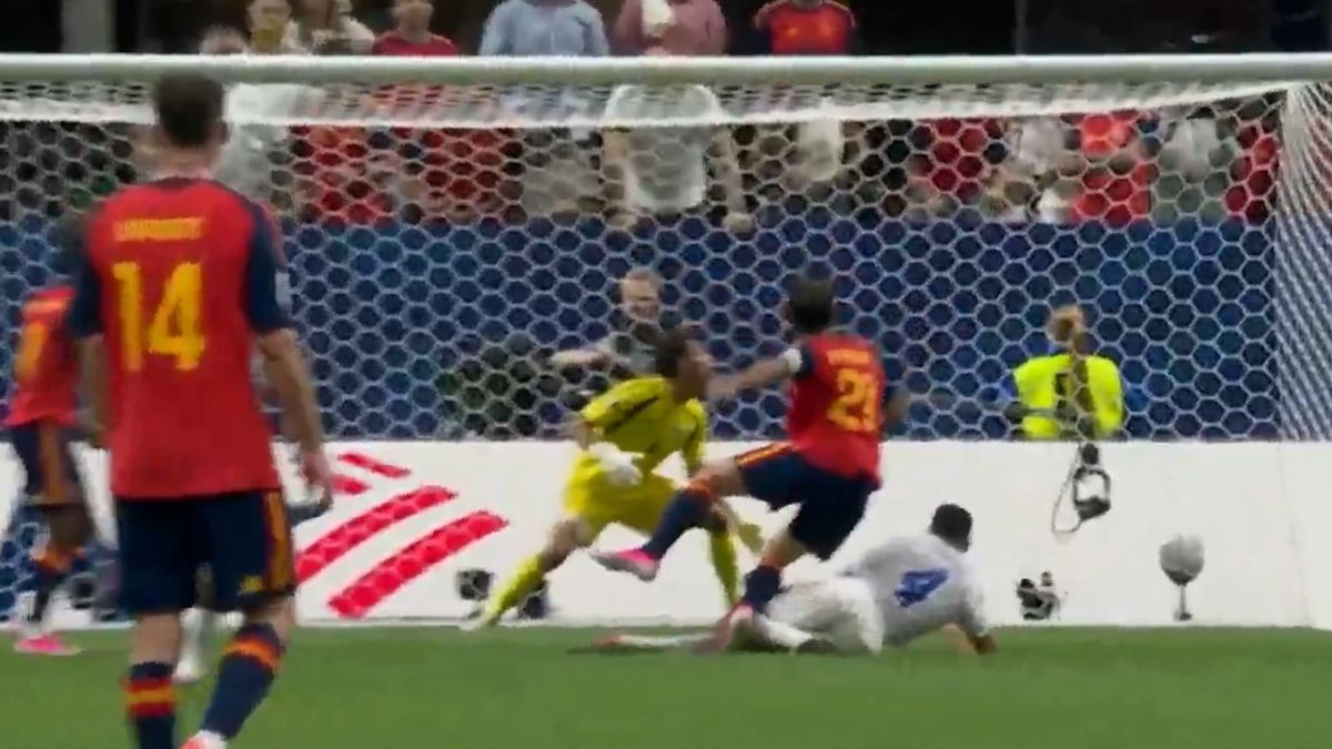 نجات دروازه مدافع کیپ ورد روی ضربه اویارزابال