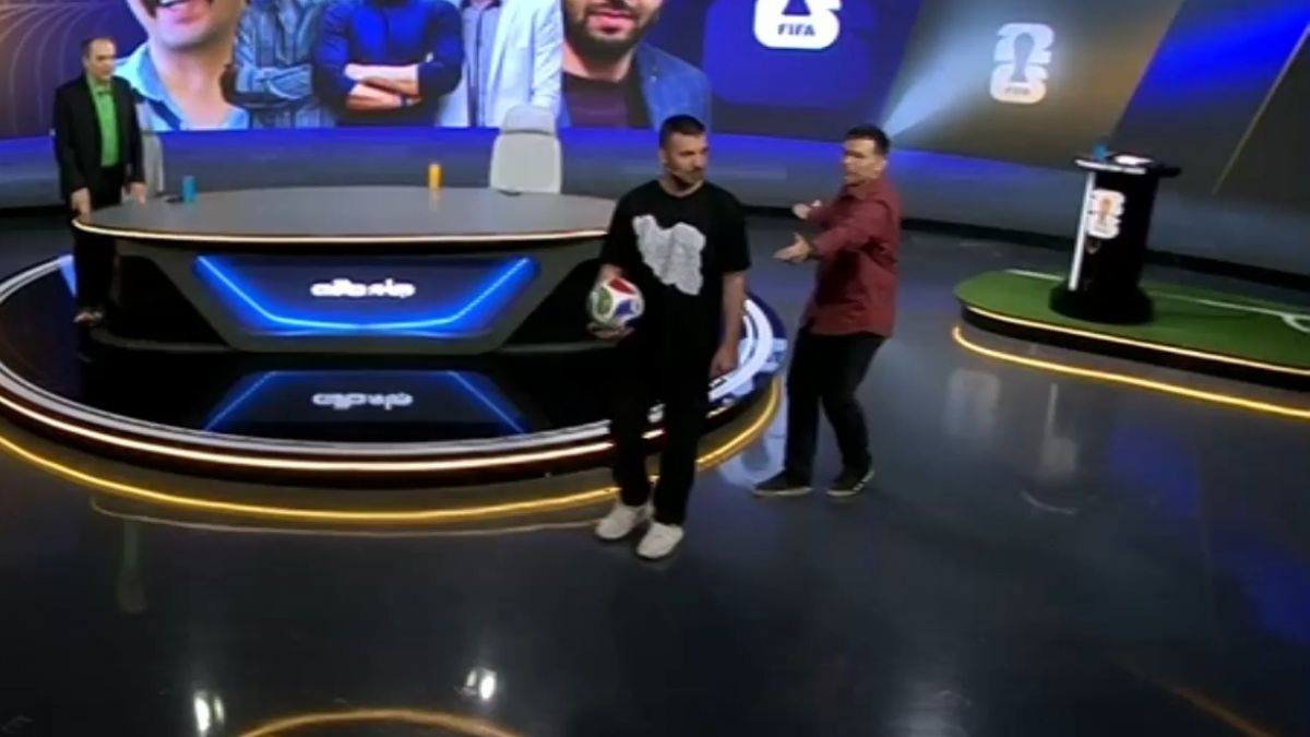 چالش روپایی عبدالله روا در پخش زنده برنامه جام طلایی
