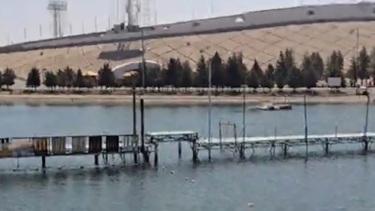 ویدیویی از سطح آب دریاچه ورزشگاه آزادی که مدتی پایین آمده بود