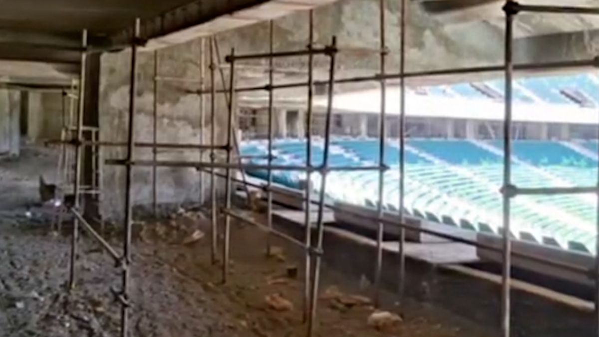 نمایی دیگر از بازسازی سکوهای ورزشگاه آزادی