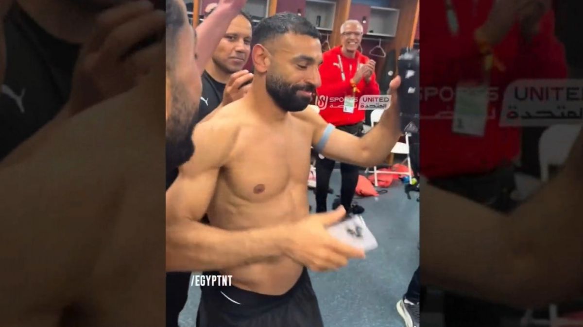 حرکات موزون محمد صلاح و بازیکنان مصر در رختکن بعد از پیروزی برابر نیوزیلند