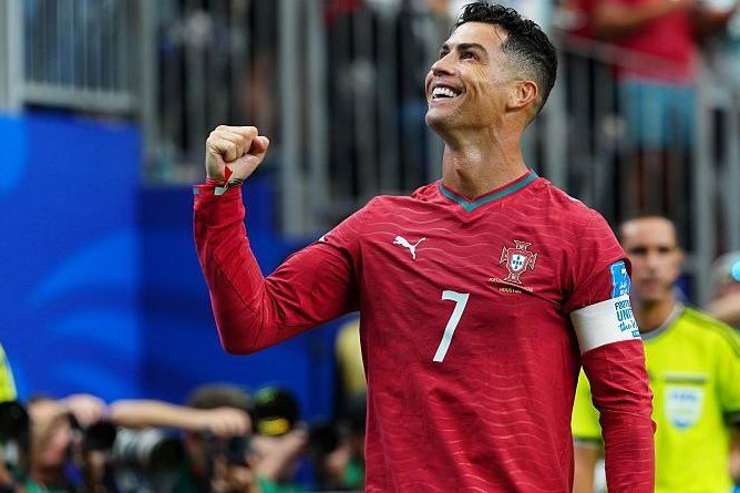 فردیناند جواب منتقدان رونالدو را داد؛ دهانتان را ببندید!
