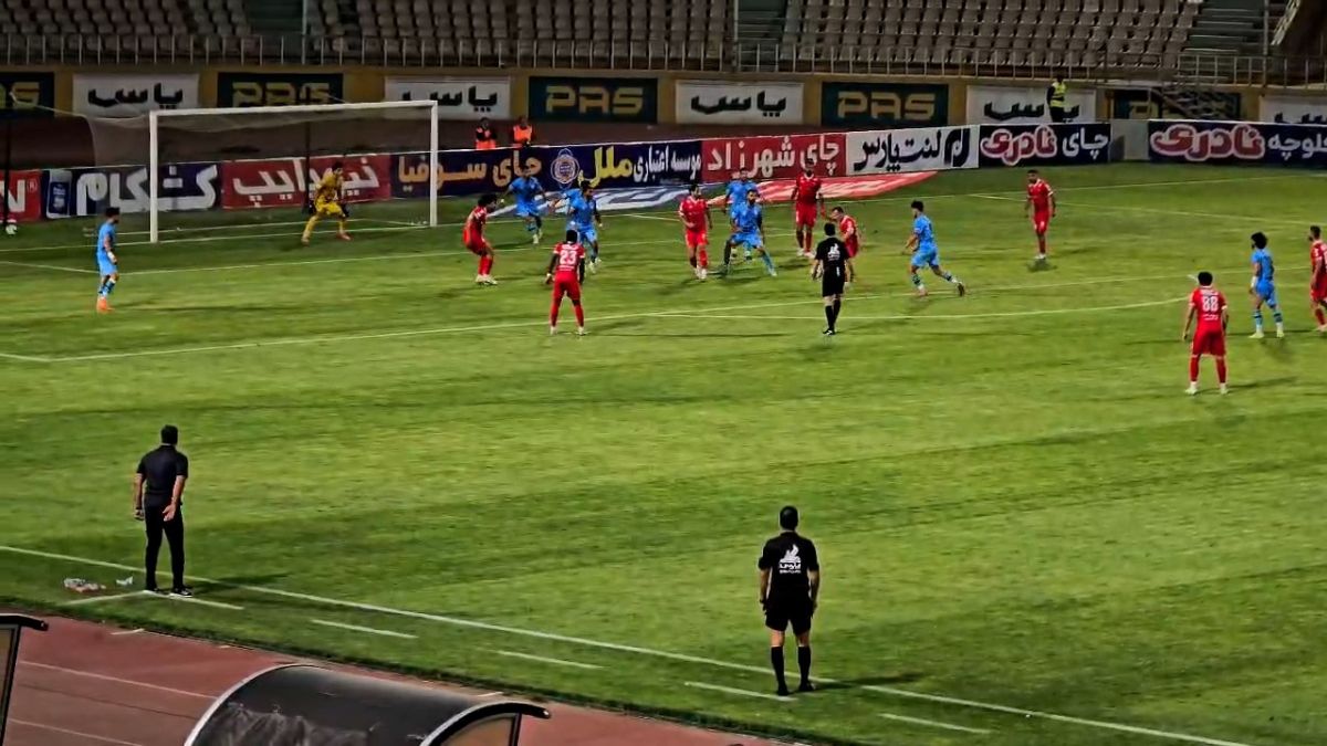 سه سیو تماشایی گلر چادرملو مقابل پرسپولیس