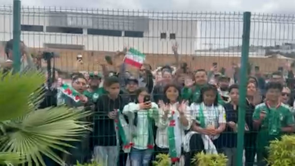 بدرقه خاص ایران با پرچم‌ های مکزیکی‌ ها در تیخوانا