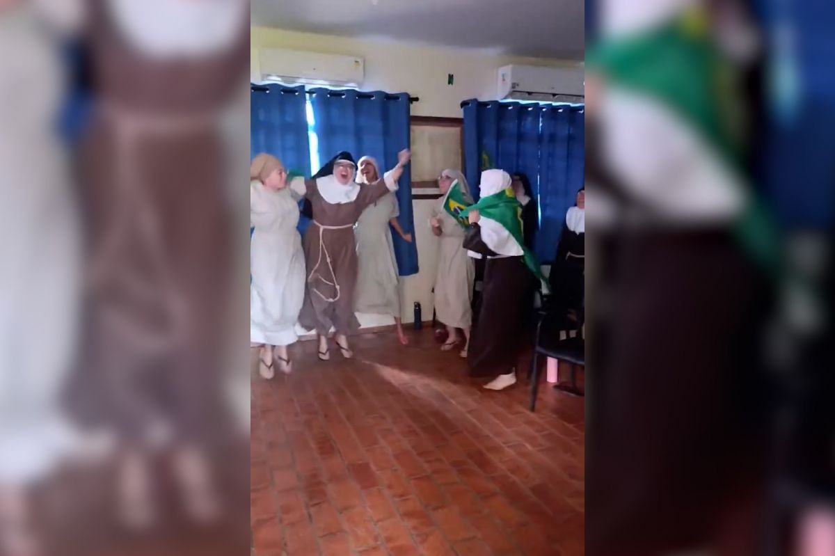 خوشحالی هواداران برزیلی بعد از گلزنی مقابل ژاپن فوتبالی | 