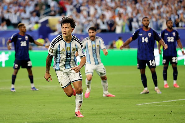 آرژانتین 2-1 کیپ‌ورد؛ گل زیبای مارتینز!