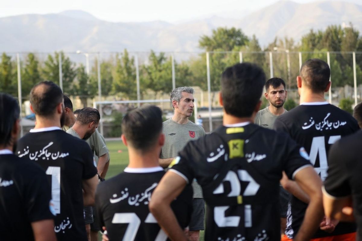 گزارش تصویری؛ اعتراض جباری به پلیآف و شروع کار مسیها در تهران