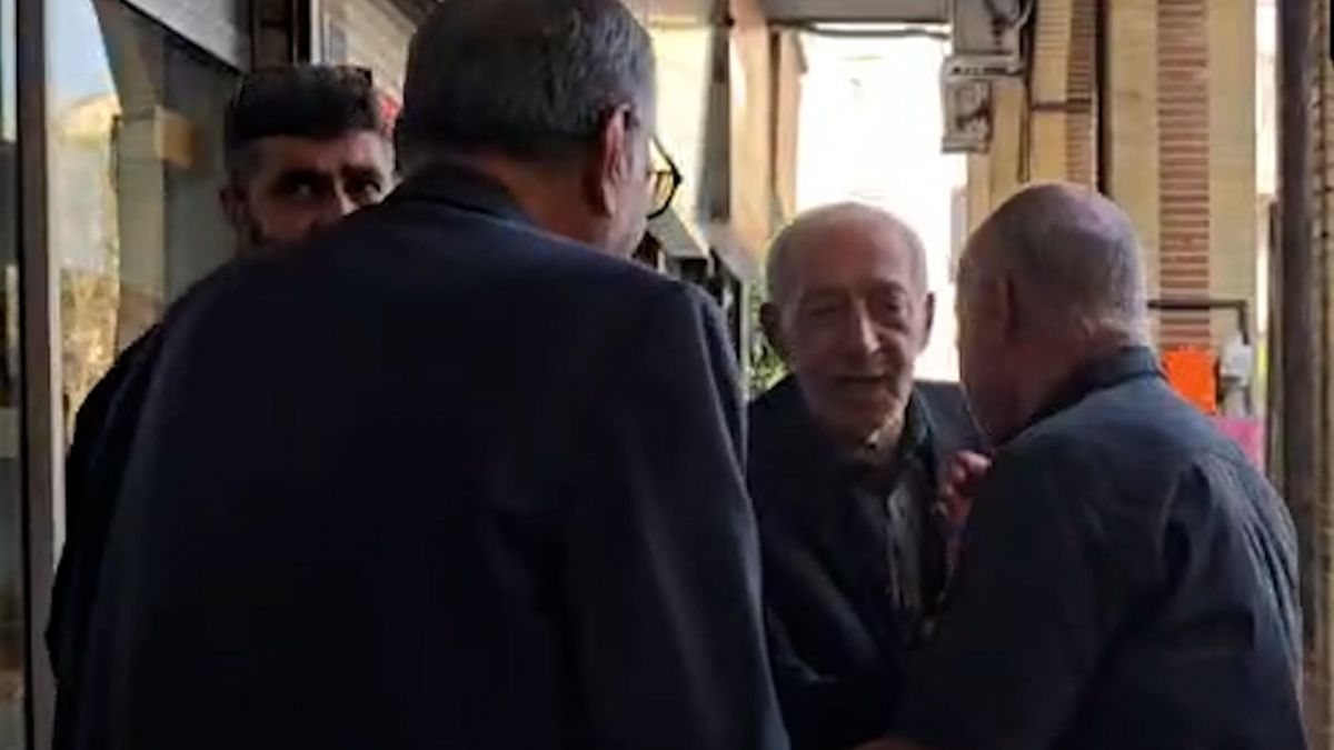حضور دادکان، طاهری و قاسمپور در مراسم ختم مادر حسین فرکی