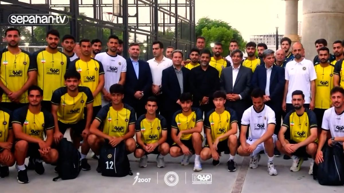 بازدید مدیرعامل فولاد مبارکه از تیم فوتبال سپاهان