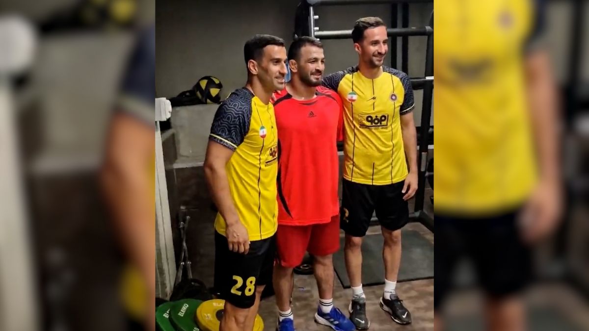 عکس یادگاری سپاهانی ها با حسن یزدانی