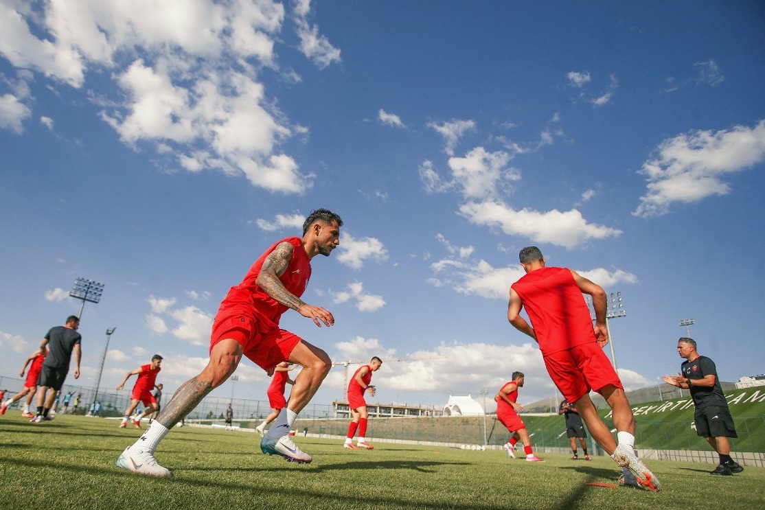 گزارش تصویری؛ گرم کردن پرسپولیسی‌ها پیش از دیدار با پیرامیدز