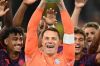 مانوئل نویر با ۳۶ جام، پرافتخارترین بازیکن تاریخ آلمان شد