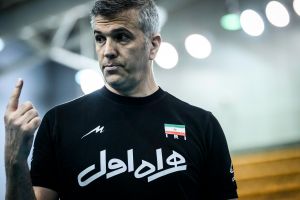 مومنیمقدم هدف جوانان شکست تیمهای بزرگ جهان است کادر تیم شبانهروز کار میکنند