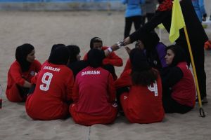 فوتبال ساحلى، غريبه اى در ميان فوتبال و فوتسال زنان باز هم برگزاری متمرکز