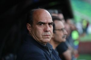 عالمی پرسپولیس هم وزیر سابق را گردن نمیگیرد