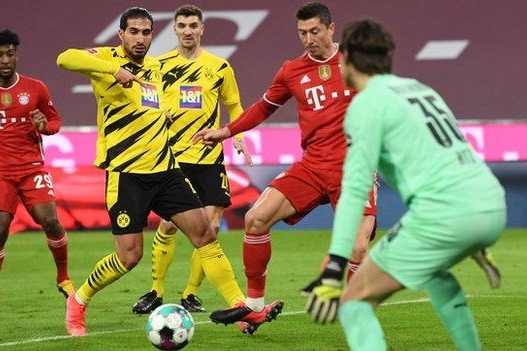 گلایه مدافع دورتموند از رسانهها چرا همیشه باید درباره بایرنمونیخ صحبت کرد