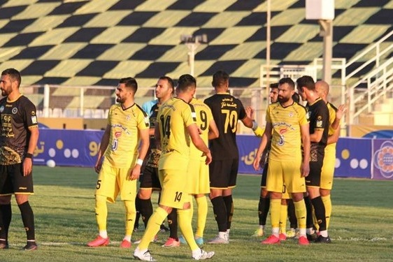 حاشیه بازی فجرسپاسی و نساجی بازیکن فجرسپاسی دچار پارگی رباط صلیبی شد