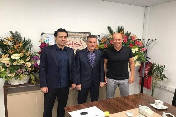دلیل تناقض خواسته کالدرون برای جذب بازیکن خارجی چیست ماجرای اختلاف سرمربی پرسپولیس با پیروانی