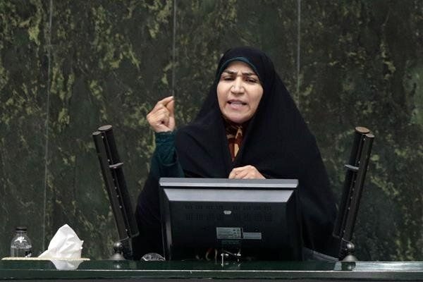 دبیر کمیسیون اصل ۹۰ فردی باید رییس فدراسیون فوتبال شود که در حوزه بین المللی شناخته شده است امیدوارم با حضور سه کاندیدای تایید شده شاهد ارتقا فوتبال باشیم