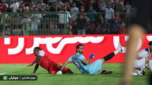 همه هدایای ملوان به پرسپولیس؛ 3 گل و یک اخراجی! (تصویر)