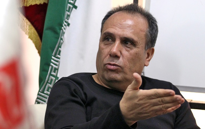 عربشاهی زبان احمدزاده برعکس قدش خیلی بلند است بگذار اول یک بازی ملی انجام بدهی بعد علیه پیشکسوتان حرف بزن
