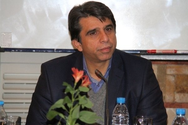 نیکفر: اهدای جام به پرسپولیس اجحاف در حق بقیه است/ ادامه همکاری با قلعهنویی بستگی به نتایج دارد