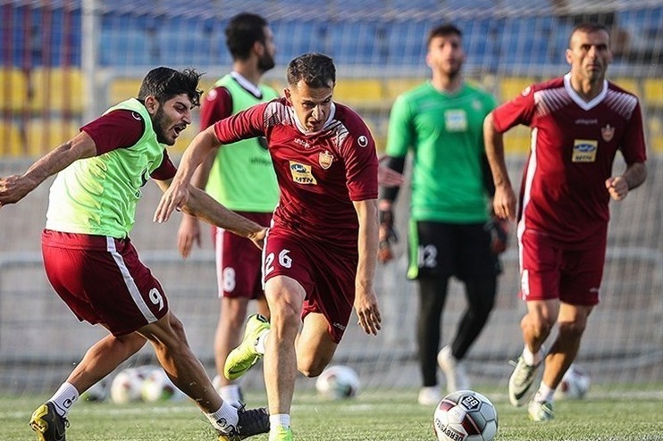 نفت مسجد سلیمان به دنبال هافبک پرسپولیس
