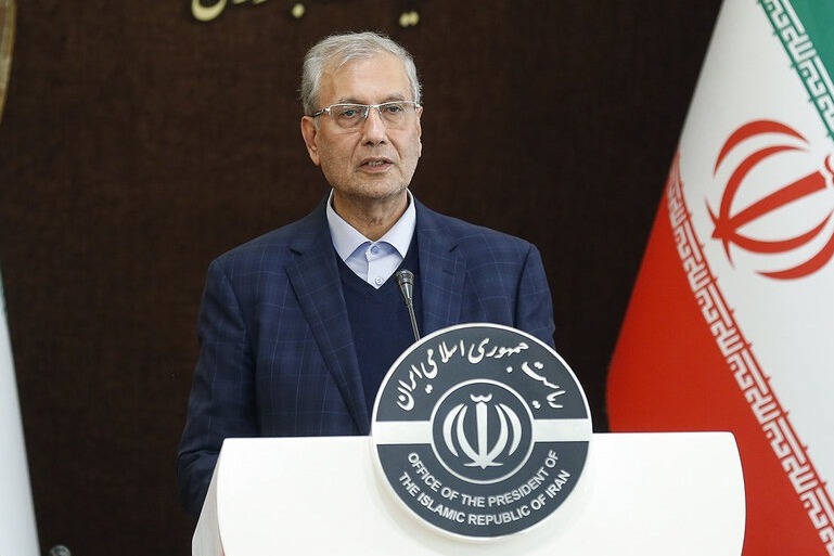 ربیعی: حضور هیچ دانشآموزی در مدارس اجباری نخواهد بود/ درباره بازگشایی دانشگاهها هفته بعد تصمیمگیری میشود