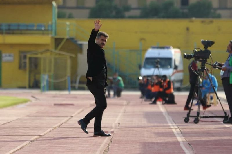 پورموسوی در گفت و گو با فوتبالی: داوران با نیمکتهای معترض قاطع برخورد کنند