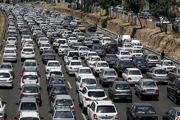 ترافیک در محور کرج-چالوس همچنان سنگین است/ تلاش برای روانسازی ترددها