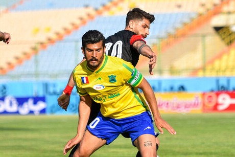 نوش دارو پس از مرگ سهراب؛ پول به نفت آبادان رسید
